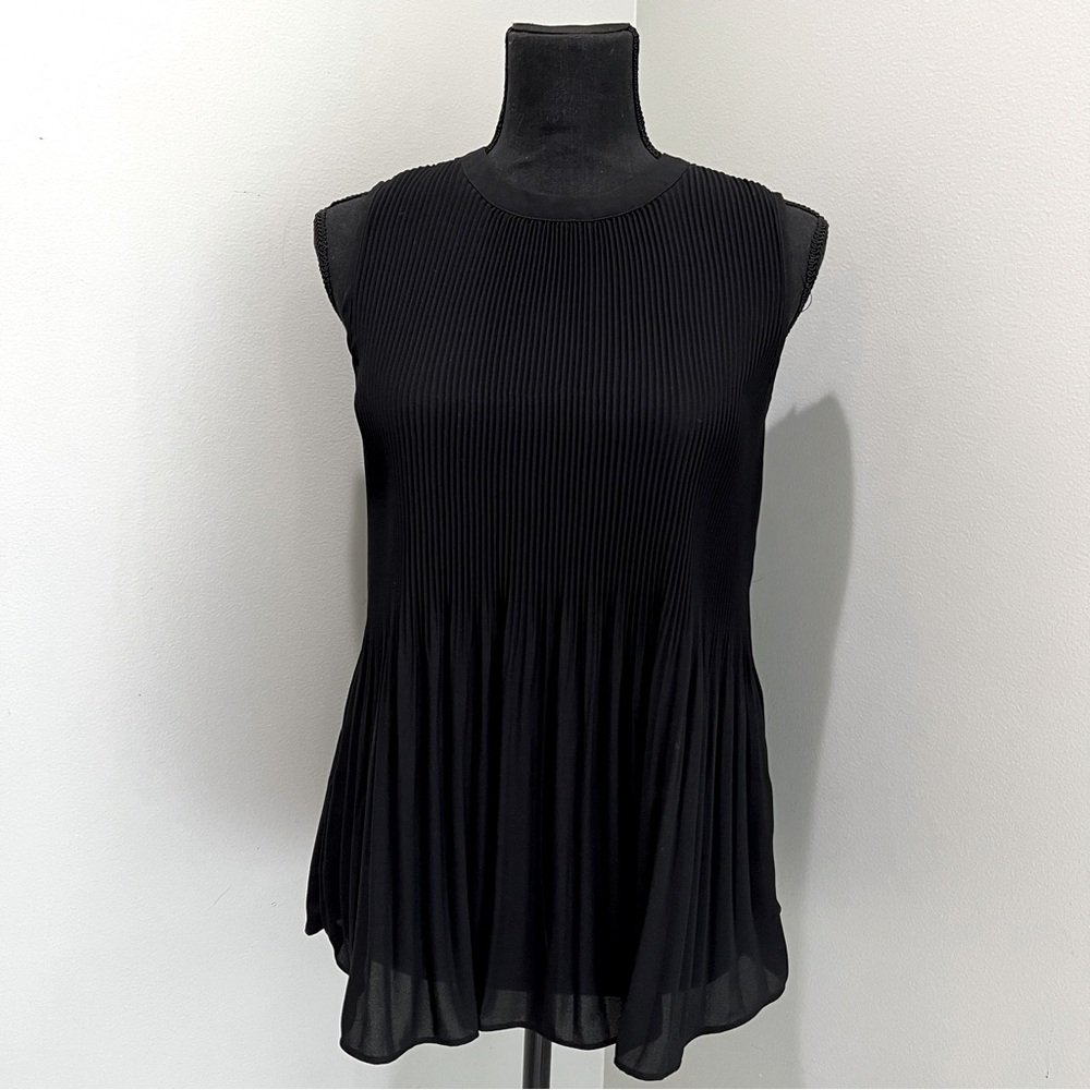 ADRIANNA PAPELL Womens Pleated Sleeveless Blouse Sz M Top Black EUC Whimsigoth
